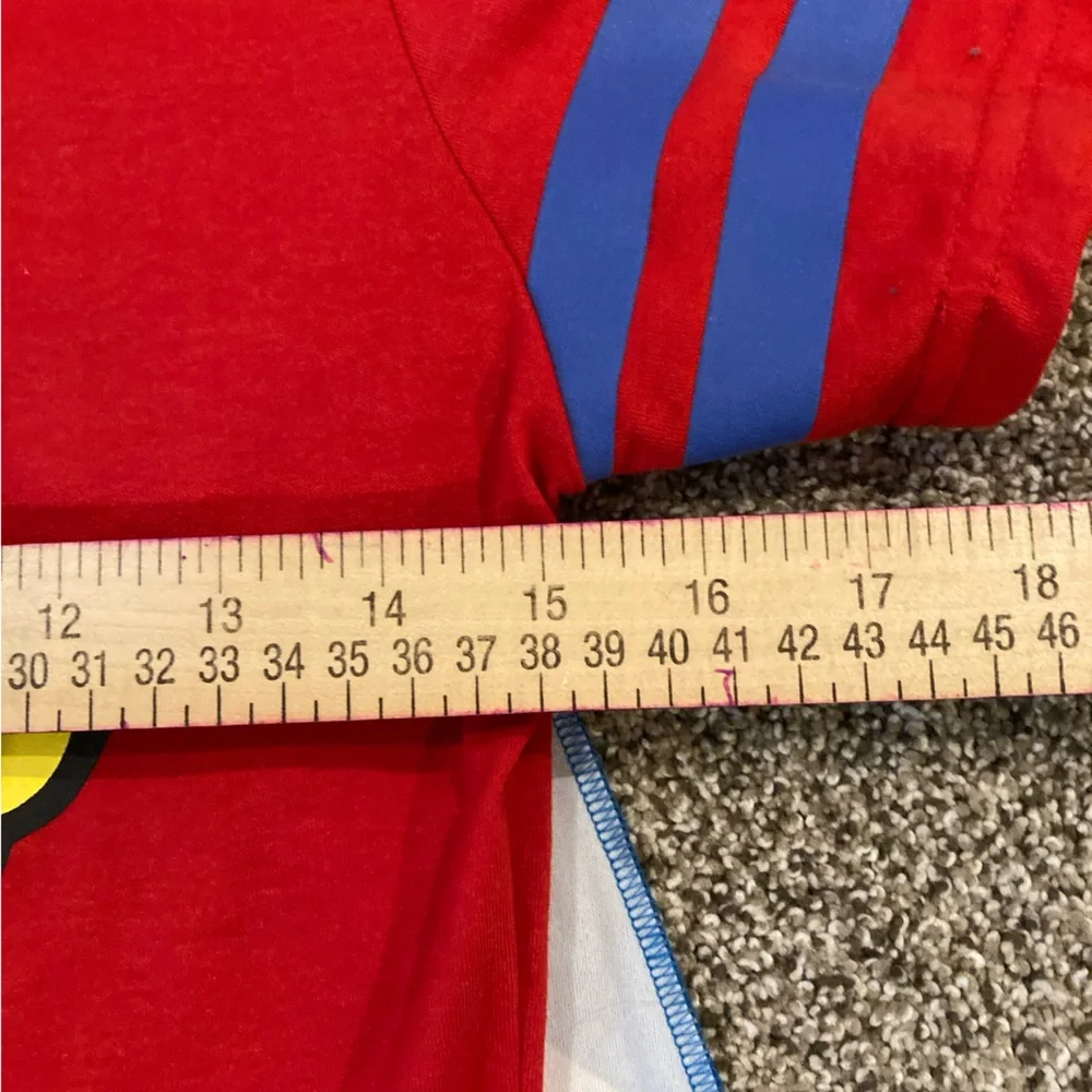DC Comics Wonder Woman t shirt with Velcro cape - Picture 5 of 8